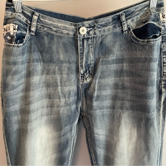 Cowgirl Tuff XL 32X29 Midrise, 5 Pocket, Whiskered, Bootcut Jeans, American Flag - Picture 5 of 16